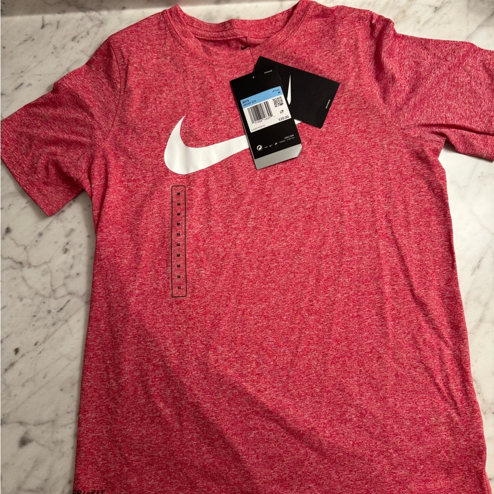 Nike Men's Red T-Shirt